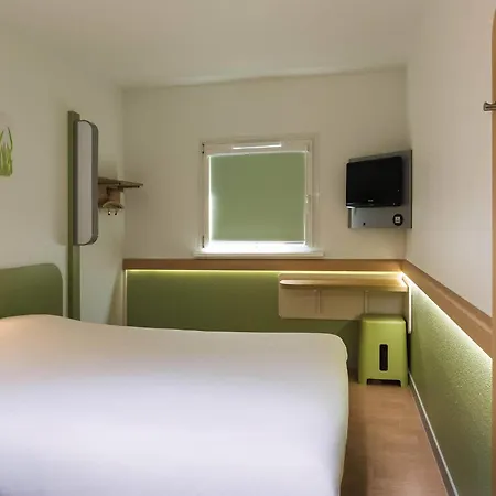 Отель Ibis Budget 2*