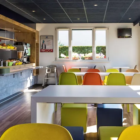 Отель Ibis Budget 2*